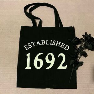A tote bag.